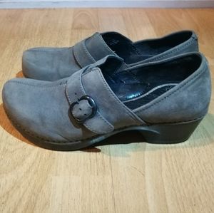 Dansko Professional Suede Grey Clogs Slip On 6.5-7
